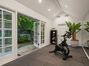 2576 Benedict Canyon Drive, Beverly Hills CA 90210