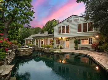 2576 Benedict Canyon Drive