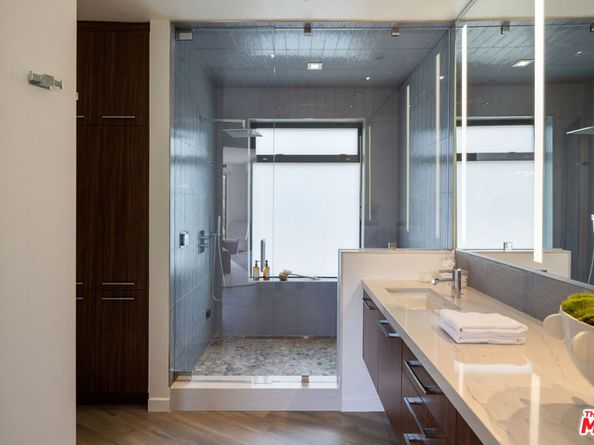 5751 Valley Oak Drive, Los Angeles CA 90068