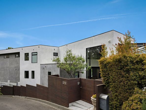 5751 Valley Oak Drive, Los Angeles CA 90068