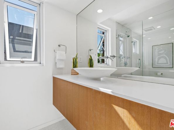 1215 7th Avenue, Venice CA 90291