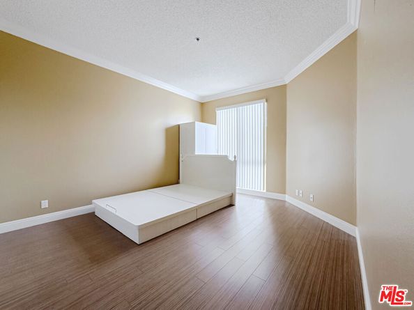 533 S St Andrews Place 416, Los Angeles CA 90020