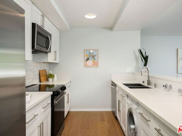 2220 Avenue Of The Stars 205, Los Angeles CA 90067