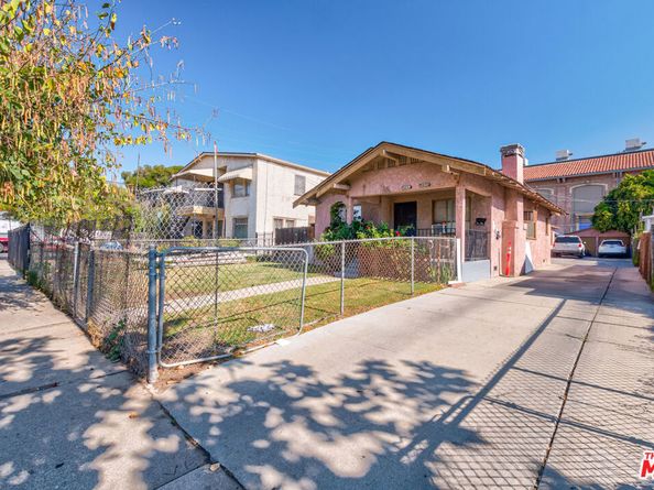 5851 La Mirada Avenue, Los Angeles CA 90038