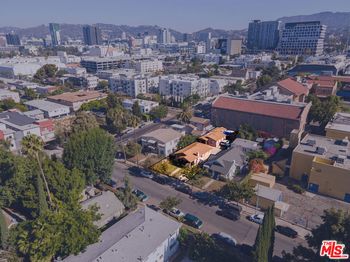 5851 La Mirada Avenue