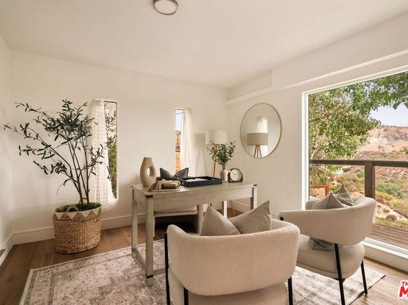 2832 Hollyridge Drive, Los Angeles CA 90068