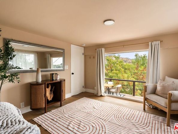 2832 Hollyridge Drive, Los Angeles CA 90068