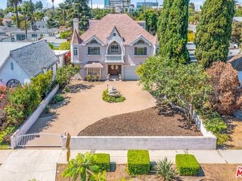 2207 Veteran Avenue