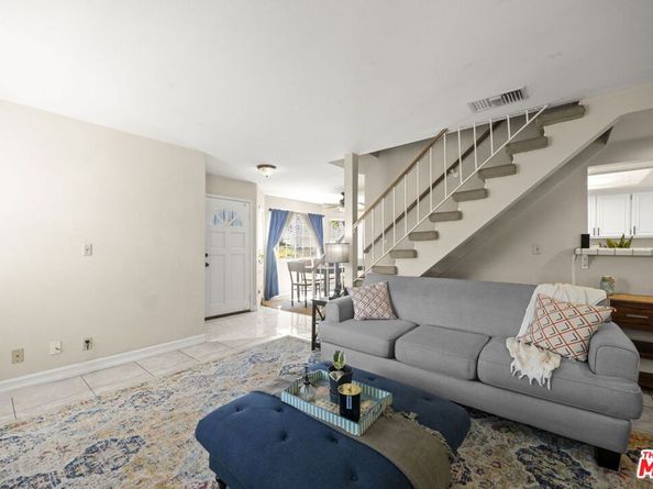 18987 Gault Street, Reseda CA 91335