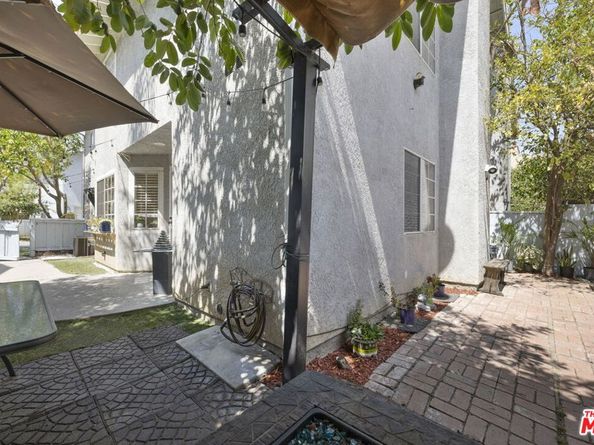 18987 Gault Street, Reseda CA 91335