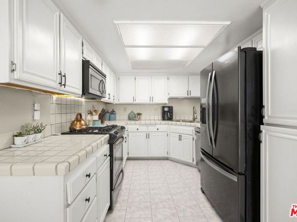18987 Gault Street, Reseda CA 91335