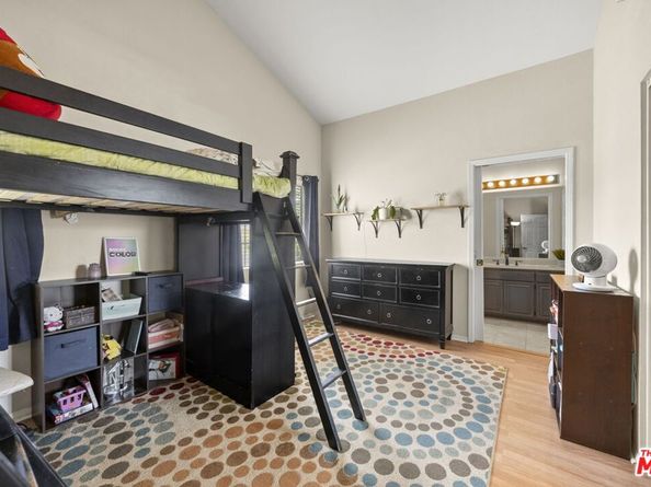 18987 Gault Street, Reseda CA 91335