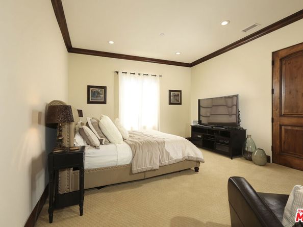 4718 White Oak Avenue, Encino CA 91316