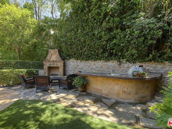 4718 White Oak Avenue, Encino CA 91316
