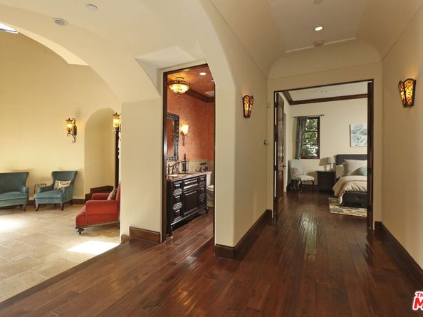 4718 White Oak Avenue, Encino CA 91316