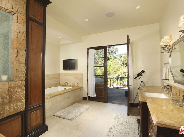 4718 White Oak Avenue, Encino CA 91316
