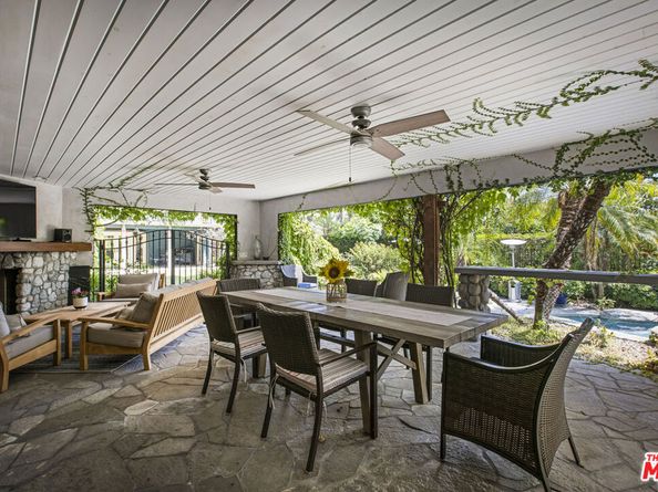 2555 N Altadena Drive, Altadena CA 91001