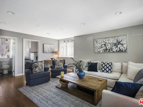 2555 N Altadena Drive, Altadena CA 91001