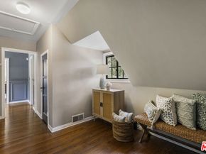 2555 N Altadena Drive, Altadena CA 91001