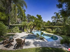 2555 N Altadena Drive, Altadena CA 91001