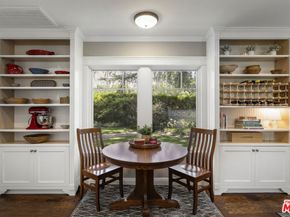2555 N Altadena Drive, Altadena CA 91001