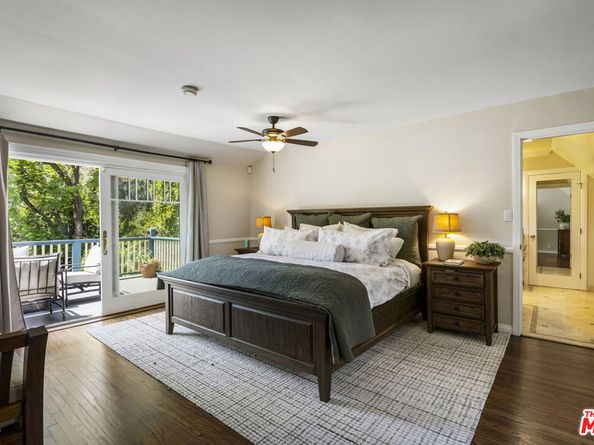 2555 N Altadena Drive, Altadena CA 91001