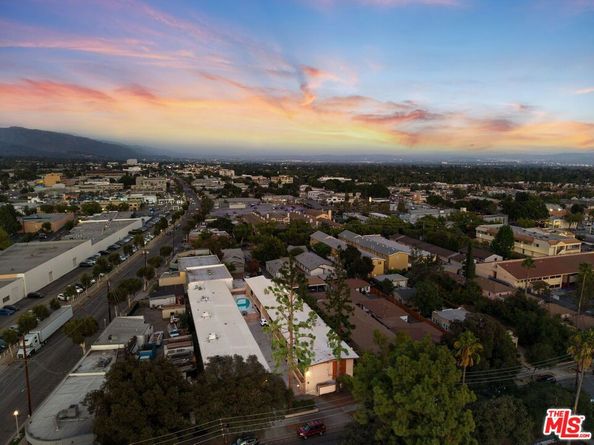 108 N Grand Oaks Avenue, Pasadena CA 91107