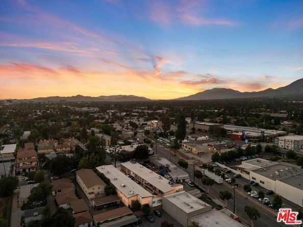108 N Grand Oaks Avenue, Pasadena CA 91107