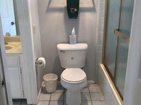 869 S Wooster Street 103, Los Angeles CA 90035