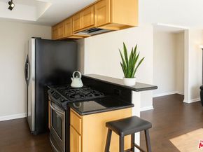 869 S Wooster Street 103, Los Angeles CA 90035