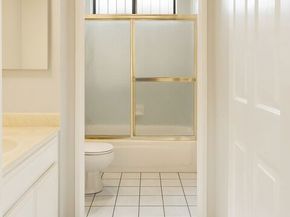 869 S Wooster Street 103, Los Angeles CA 90035