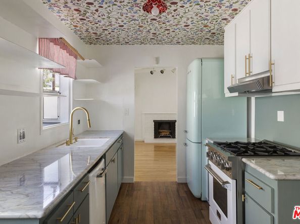 10623 Woodward Avenue, Sunland CA 91040