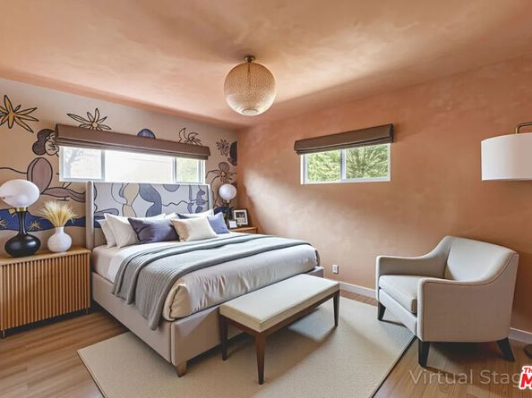10623 Woodward Avenue, Sunland CA 91040