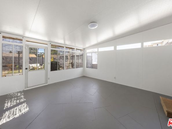 10623 Woodward Avenue, Sunland CA 91040