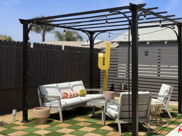 10623 Woodward Avenue, Sunland CA 91040