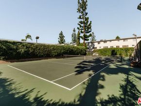 18348 Collins Street C, Tarzana CA 91356