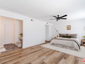 18348 Collins Street C, Tarzana CA 91356