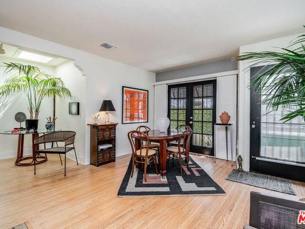 516 N Bronson Avenue, Los Angeles CA 90004