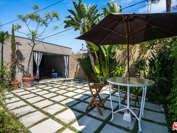 516 N Bronson Avenue, Los Angeles CA 90004