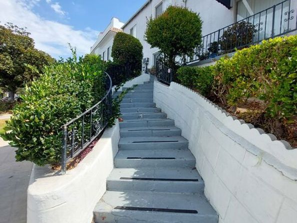 1296 S Citrus Avenue, Los Angeles CA 90019