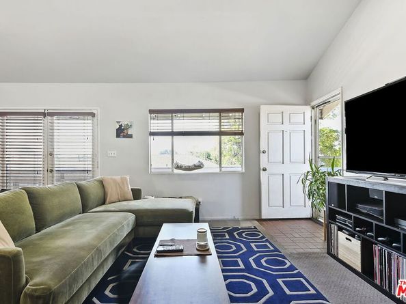 5648 Riverton Avenue, North Hollywood CA 91601