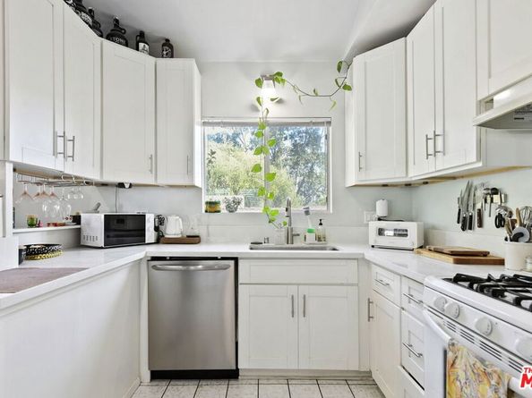 5648 Riverton Avenue, North Hollywood CA 91601