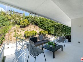 4799 Bonvue Avenue, Los Angeles CA 90027