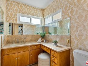 4799 Bonvue Avenue, Los Angeles CA 90027