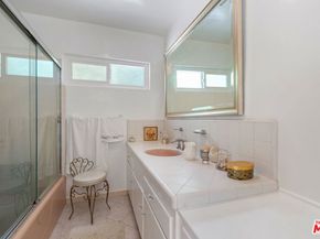 4799 Bonvue Avenue, Los Angeles CA 90027