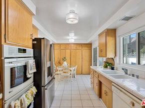 4799 Bonvue Avenue, Los Angeles CA 90027