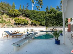 4799 Bonvue Avenue, Los Angeles CA 90027