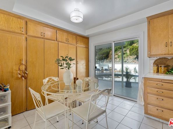 4799 Bonvue Avenue, Los Angeles CA 90027