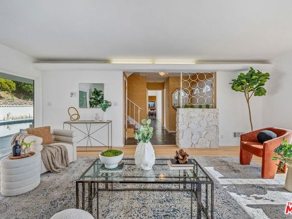 4799 Bonvue Avenue, Los Angeles CA 90027