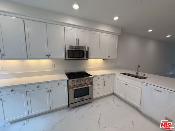 65 Plateau, Irvine CA 92618